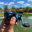 Carretilha Kingpesque Azure Anti-Cabeleira - Drag 8kg 7.2:1 + Óculos Polarizado Kingpesque Grátis